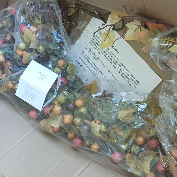 Harvest berrie,leaf, & pinecone Garland ,4 FT., NEW IN BOX,,By Valeri/Qvc - Picture 11 of 11